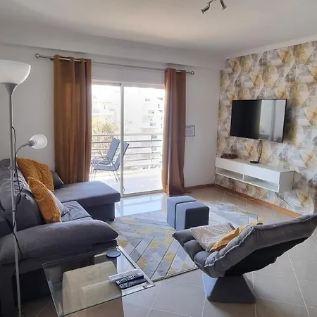 Spacious & With Rare Parking * Albufeira
