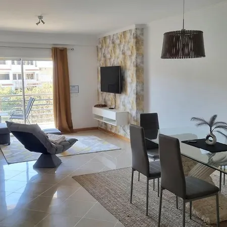 Spacious & With Rare Parking Apartman Albufeira