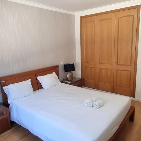 Spacious & With Rare Parking Apartman *