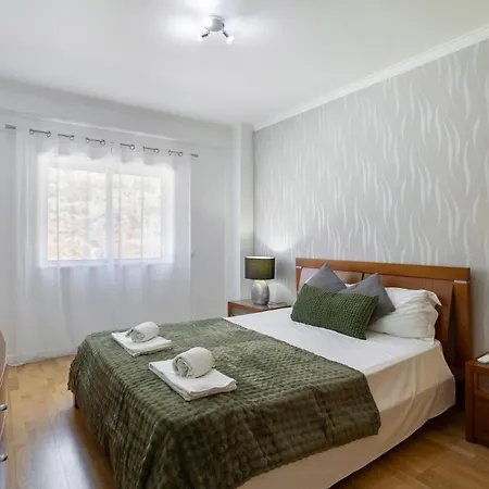 Spacious & With Rare Parking * Albufeira