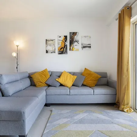 Apartman Spacious & With Rare Parking