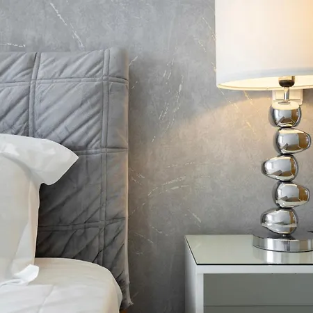 Spacious & With Rare Parking Apartman